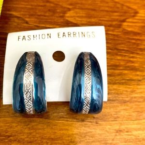 Stunning 1 inch curl women,